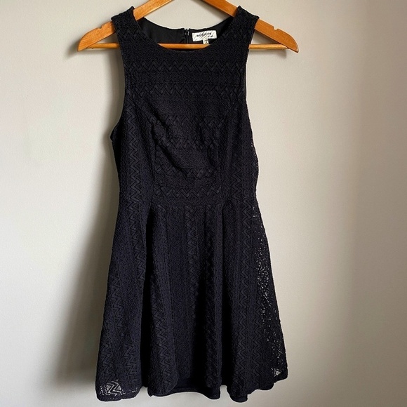 Monteau Women's Black Sleeveless Mini Cocktail Lace Dress Lined Size Large - Picture 1 of 13